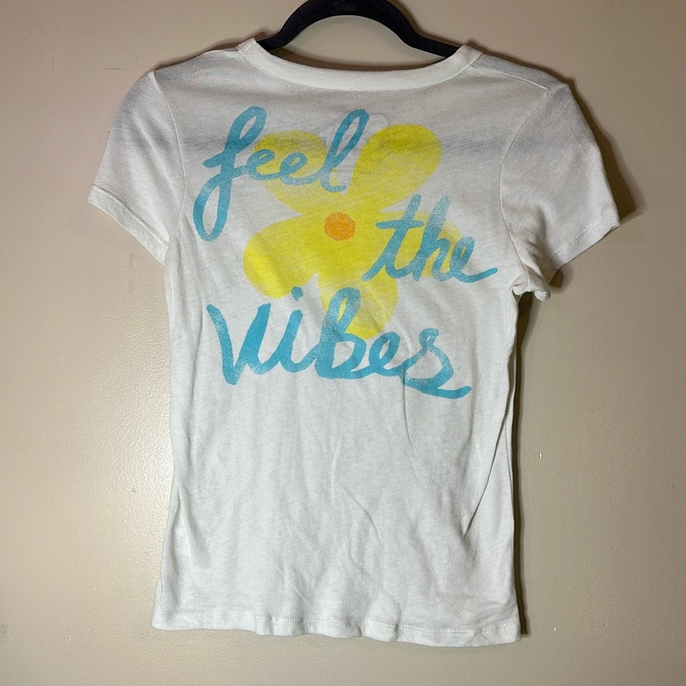 “Feel the vibes” t shirt - XS